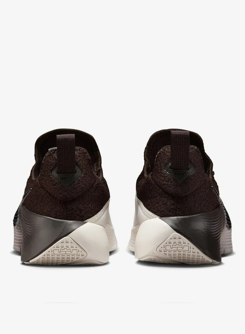 نايكي ليبرون تي آر