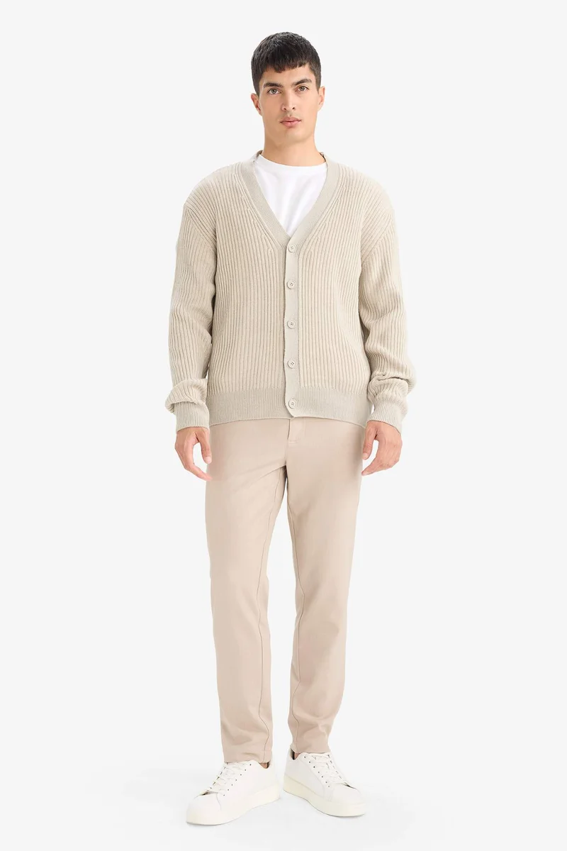 ديفاكتو Standard Fit V-Neck Knitwear Cardigan