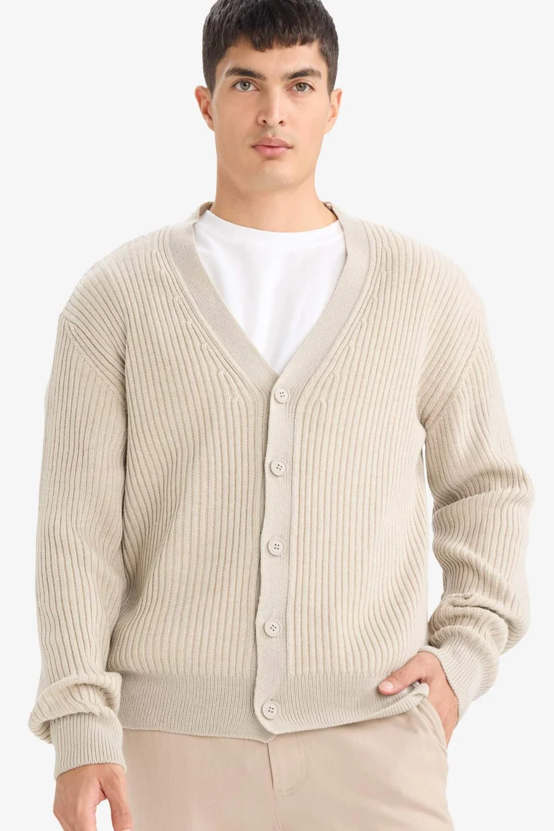 ديفاكتو Standard Fit V-Neck Knitwear Cardigan