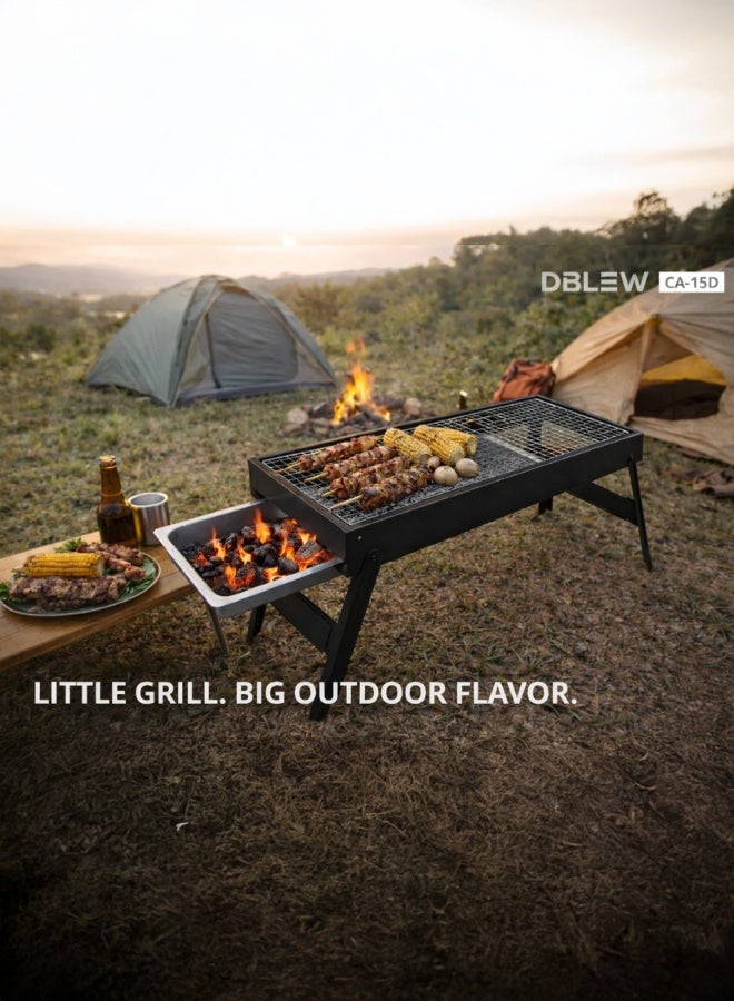 DBLEW شواية فحم محمولة CharcoFlex 60 مع أرجل قابلة للطي، وصينية فحم قابلة للسحب، وسطح طهي واسع 60 سم لعدد 5-10 أشخاص، هيكل معدني متين، شبكة مطلية بالكروم، سهلة التجميع والتنظيف، شواية خارجية مدمجة مع مروحة يد لشواء في التخييم، النزهات، السفر، والتجمعات في الفناء الخلفي. - Image 3