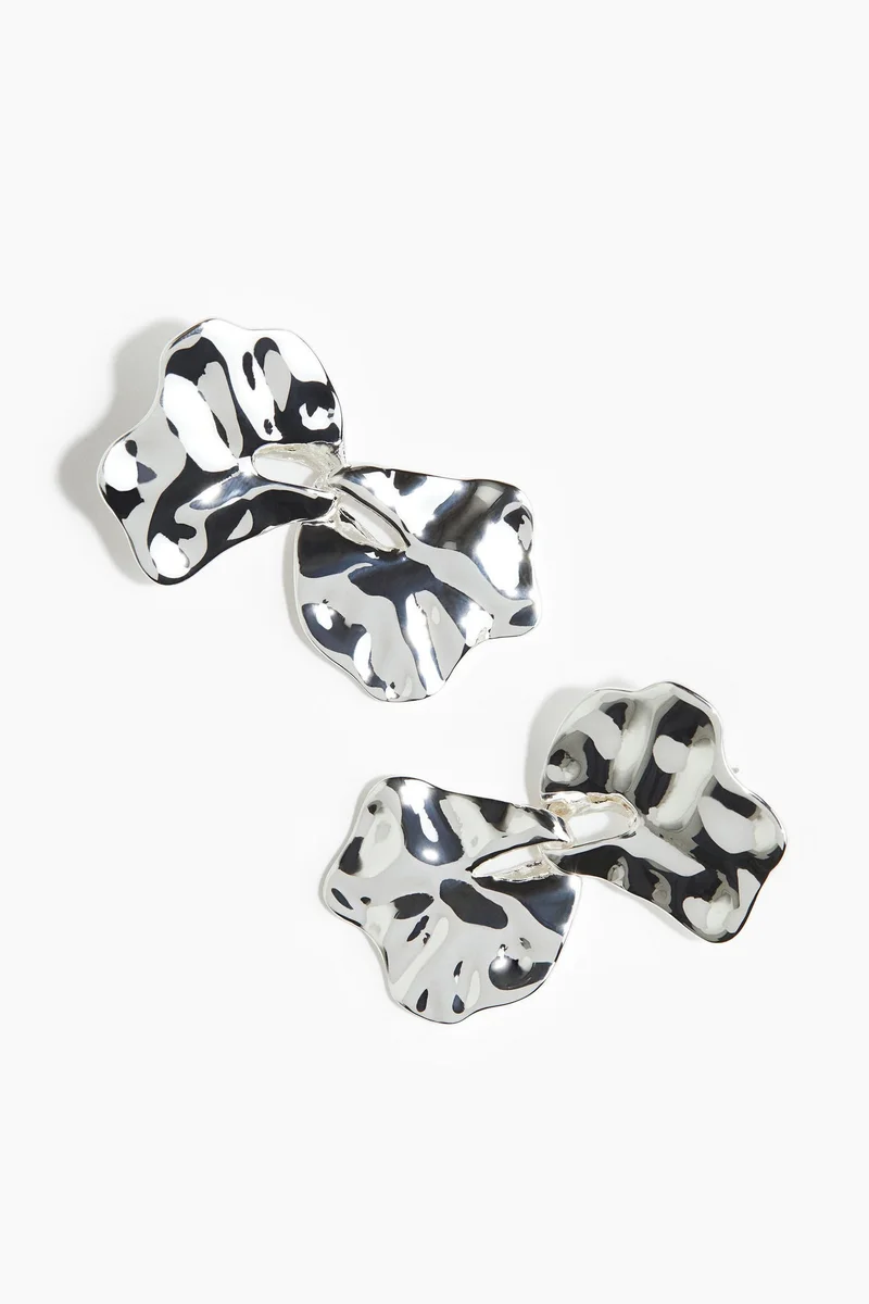 اتش اند ام حلقان معلقة بتصميم مطروق