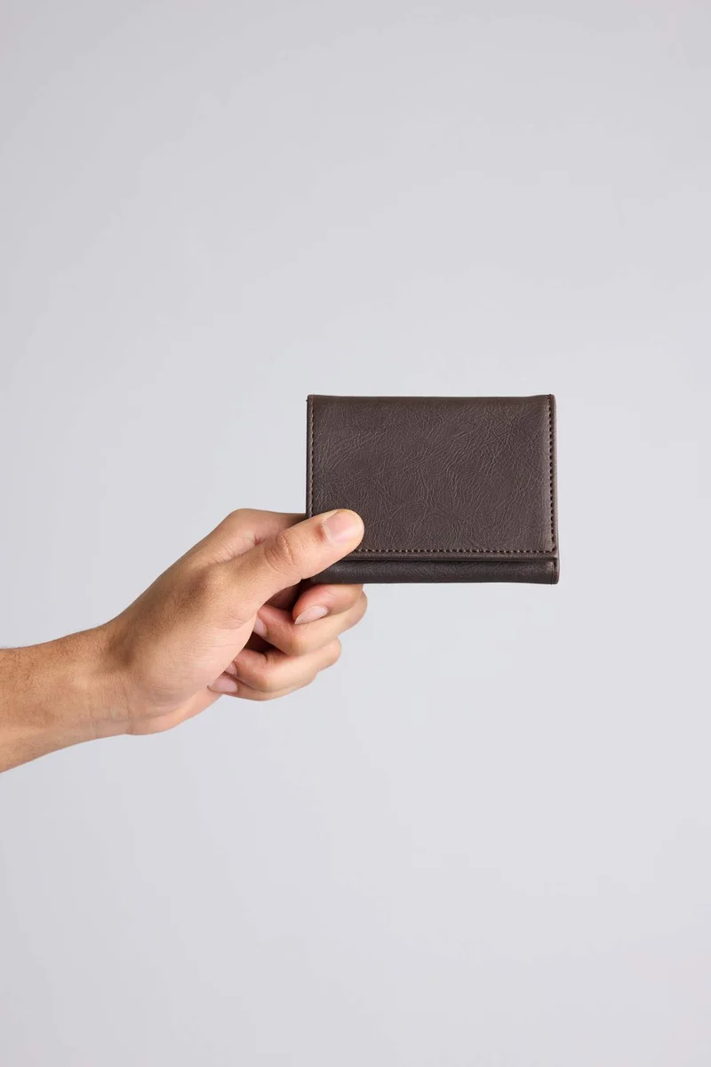 ديفاكتو Man Faux Leather Business Card Wallet