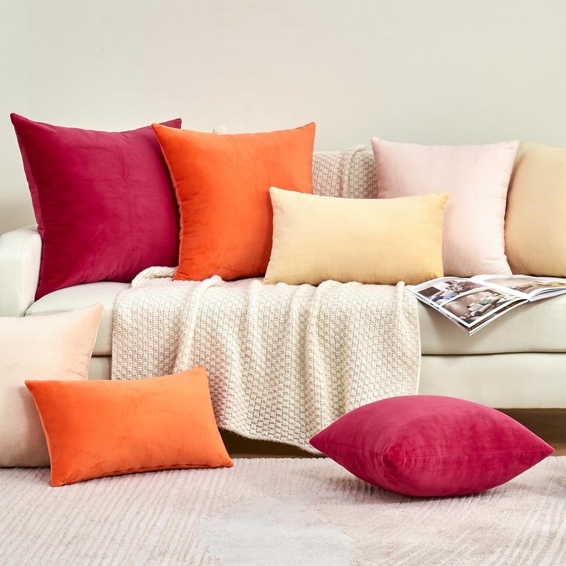 GriNeed أغطية وسائد زخرفية عنابية من المخمل مجموعة من 2 مقاس 22x22 بوصة، أغطية وسائد كبيرة حمراء نبيذية ناعمة لعيد الميلاد للأريكة والكنبة والسرير وغرفة المعيشة، أغطية وسائد مربعة مميزة - Image 3