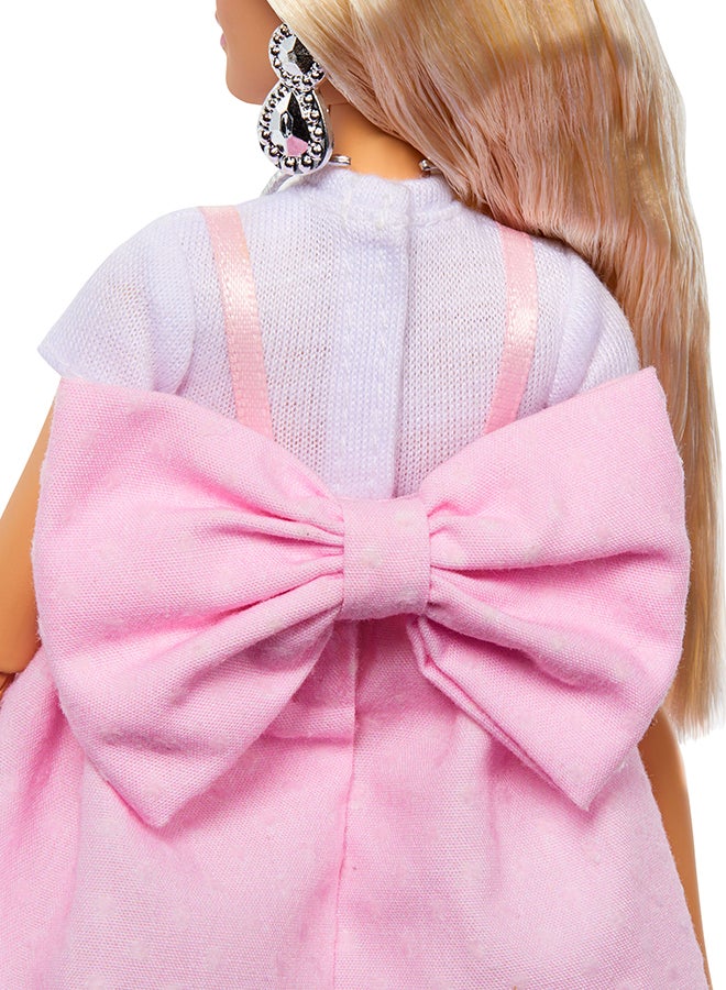 Barbie Deluxe Style Doll #3 in Barbiecore Outfit, Blond Hair in Top Knot, Pink Pastel Dress with Oversized Bow and Accessories Like Mesh Tights​​​ - Image 5