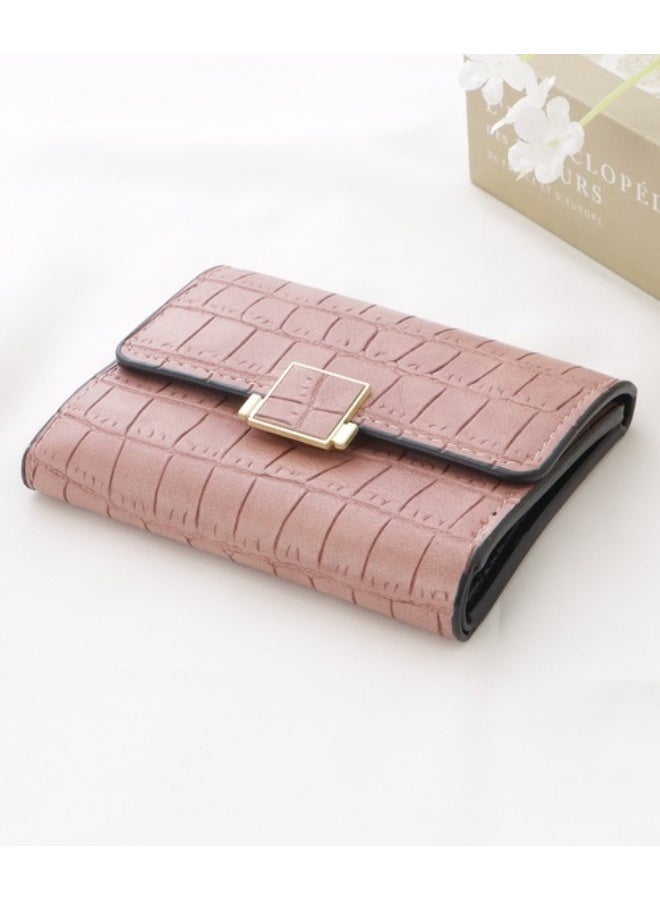 زوبا محفظة نسائية فاخرة بنقشة جلد التمساح – تصميم ميني أنيق وصغير الحجم بفتحات متعددة للكروت وجيب للنقود الورقية والعملات المعدنية – خامة جلد متينة لامعة وسهلة الحمل داخل أي شنطة – تنظيم مثالي وراحة يومية في محفظة واحدة مدمجة وعصرية - لون صيموني - Image 1