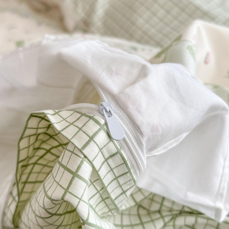 AMZTOP Garden Duvet Cover Twin with White Ruffle Cute Rabbits Strawberry Comforter Cover with 2 Pillowcases Reversible Green Plaid Girls Bedding Set with Zipper Closure-3pcs, Twin 68 * 86â€ - Image 4