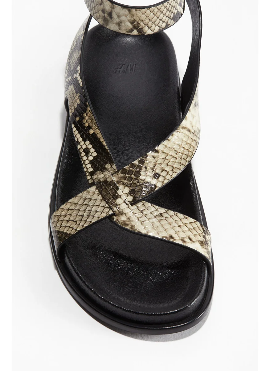 اتش اند ام Sandals