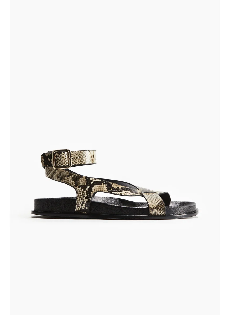 اتش اند ام Sandals
