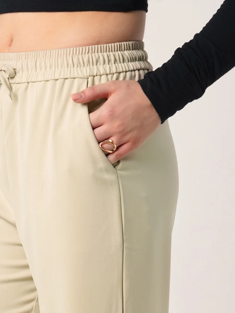 globus Women Beige Mid Rise Elasticated Waist Relaxed Fit Trousers