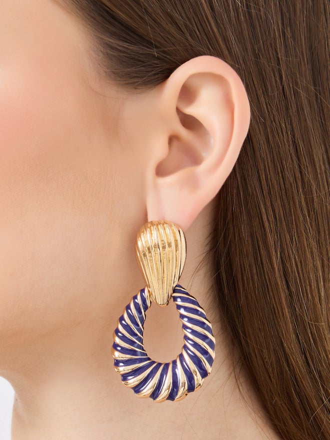 Styli Styli Textured Round Earrings  - Image 2