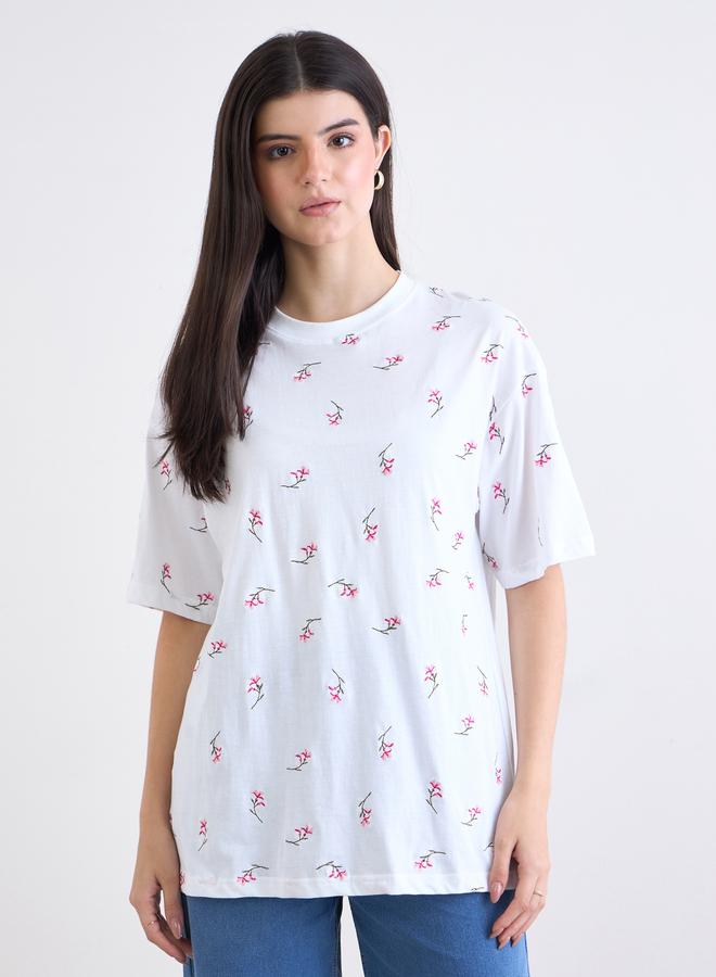 ستايلي تيشيرت واسع مُطرّز بزهور - Image 3