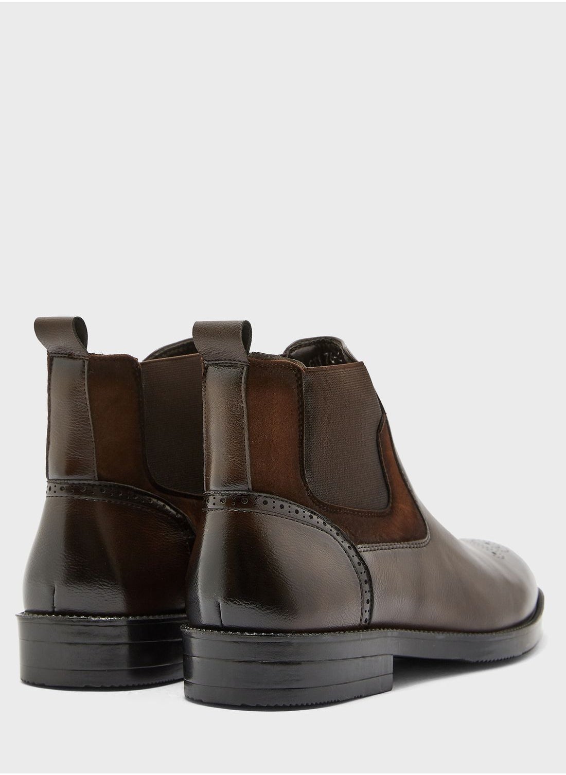 Chelsea Boots - https://f.nooncdn.com/p/pzsku/Z6188C5D246730EE8B1C6Z/45/_/1691879322/8f260cfb-4833-4b3c-9114-f0a311fbf347.jpg?format=jpg&width=original