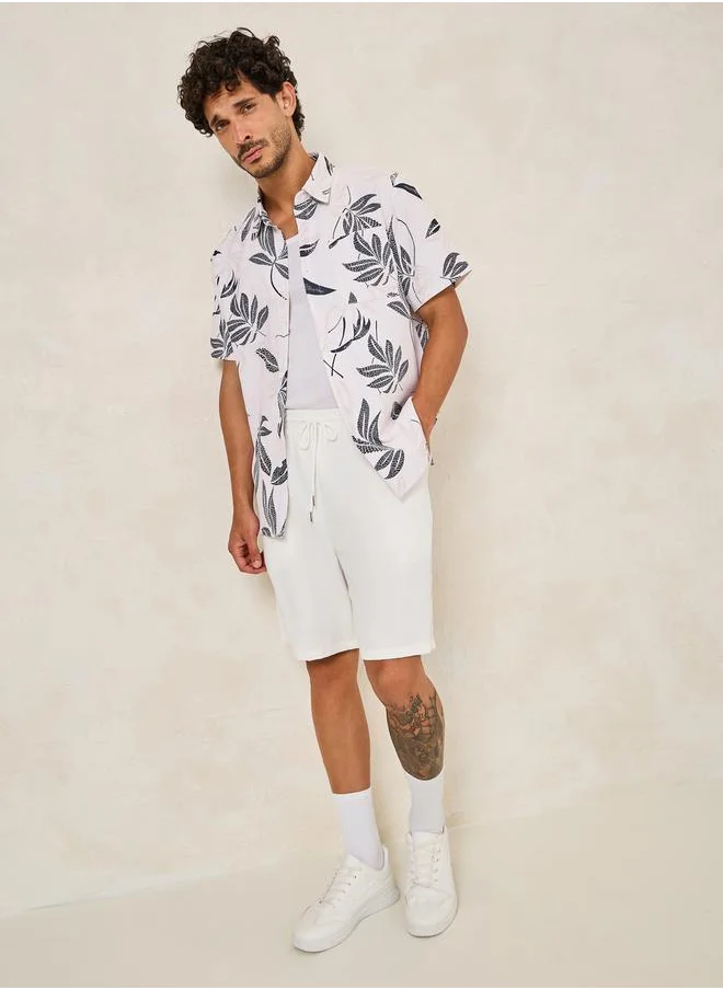 ستايلي Summer Tropical Leaf Print Shirt & Shorts Co-Ords