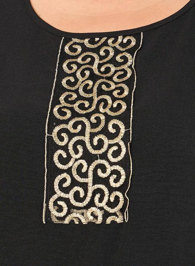 Styli Plus Size Embroidered Detail Short Sleeve Jalabiya