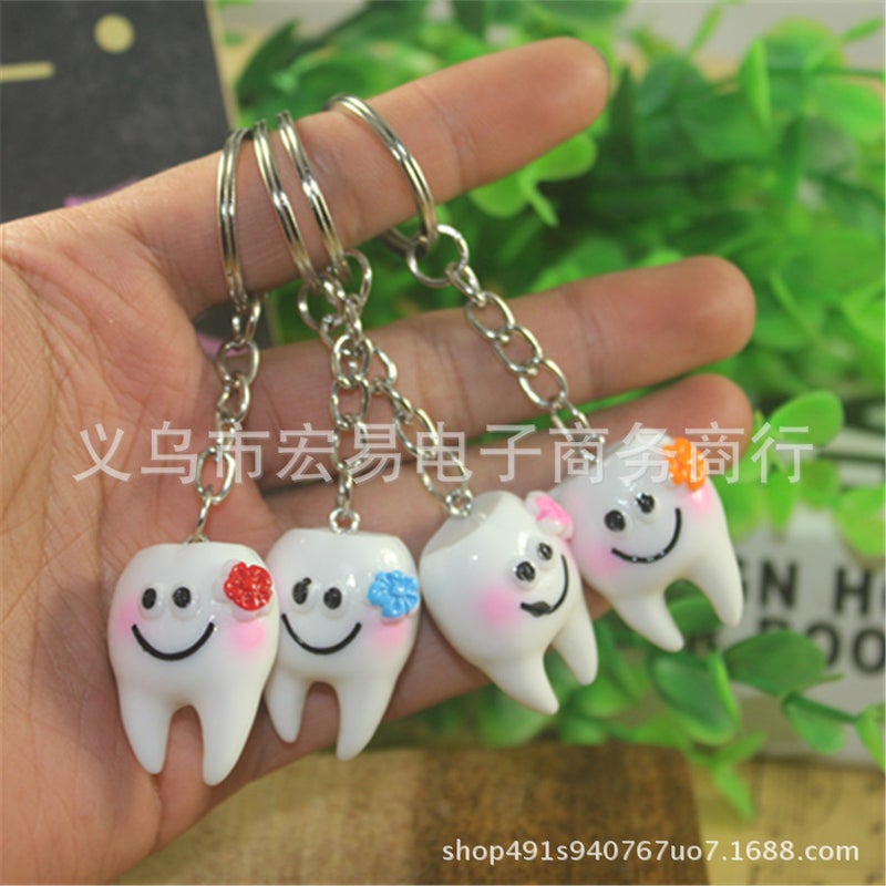 Creative Simulation Teeth Key Chain Dental Dentist Small Gift Tooth Shape Key Chain Pendant - Image 1