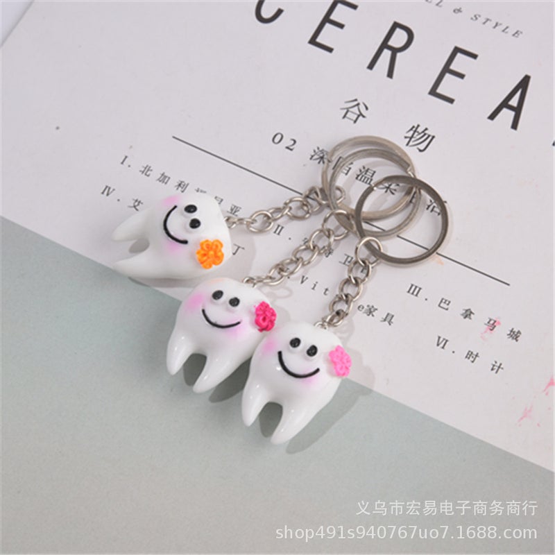 Creative Simulation Teeth Key Chain Dental Dentist Small Gift Tooth Shape Key Chain Pendant - Image 4