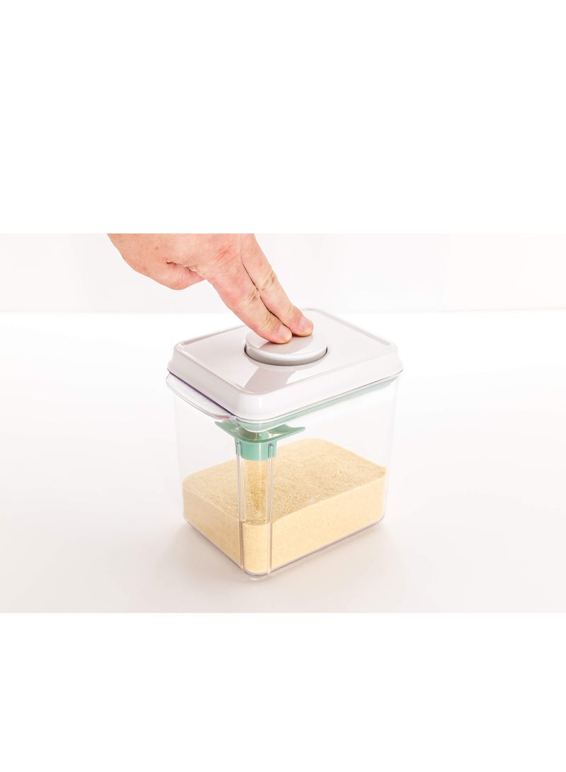 Formula Conatiner, One  on Baby Milk Powder Dispenser with Spoon, BPA-Free Airtight Food Storage Containers with Lid for Formula, Coffee, Cereal, Flour (1700ml) - Image 1