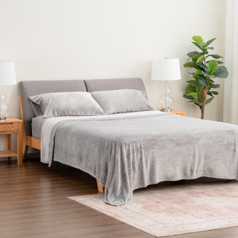 Berkshire Blanket Berkshire Blanket Classic VelvetLoft Warm Sheet Set  King Size Sheet Set  4 Piece Velvety Soft Heavyweight Flannel Bedding with Deep Pockcets (King)  - Image 5