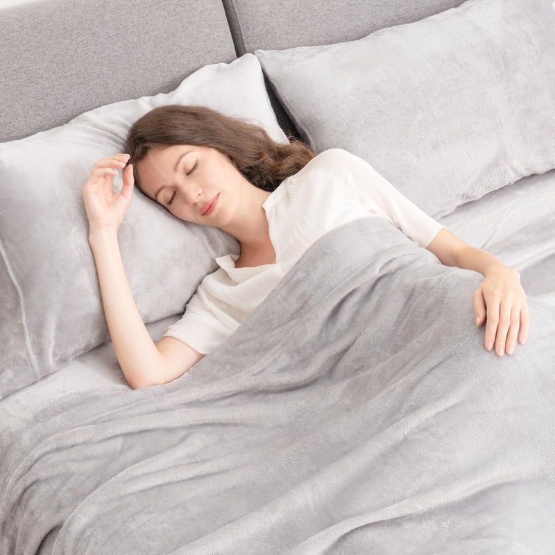 Berkshire Blanket Berkshire Blanket Classic VelvetLoft Warm Sheet Set  King Size Sheet Set  4 Piece Velvety Soft Heavyweight Flannel Bedding with Deep Pockcets (King)  - Image 4