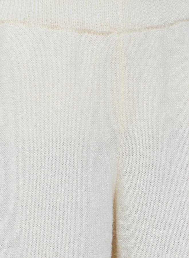 Styli Women Off White Plain Flat Knit Wide Leg Pants - Image 3