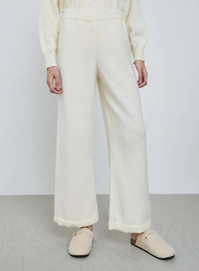 Styli Women Off White Plain Flat Knit Wide Leg Pants
