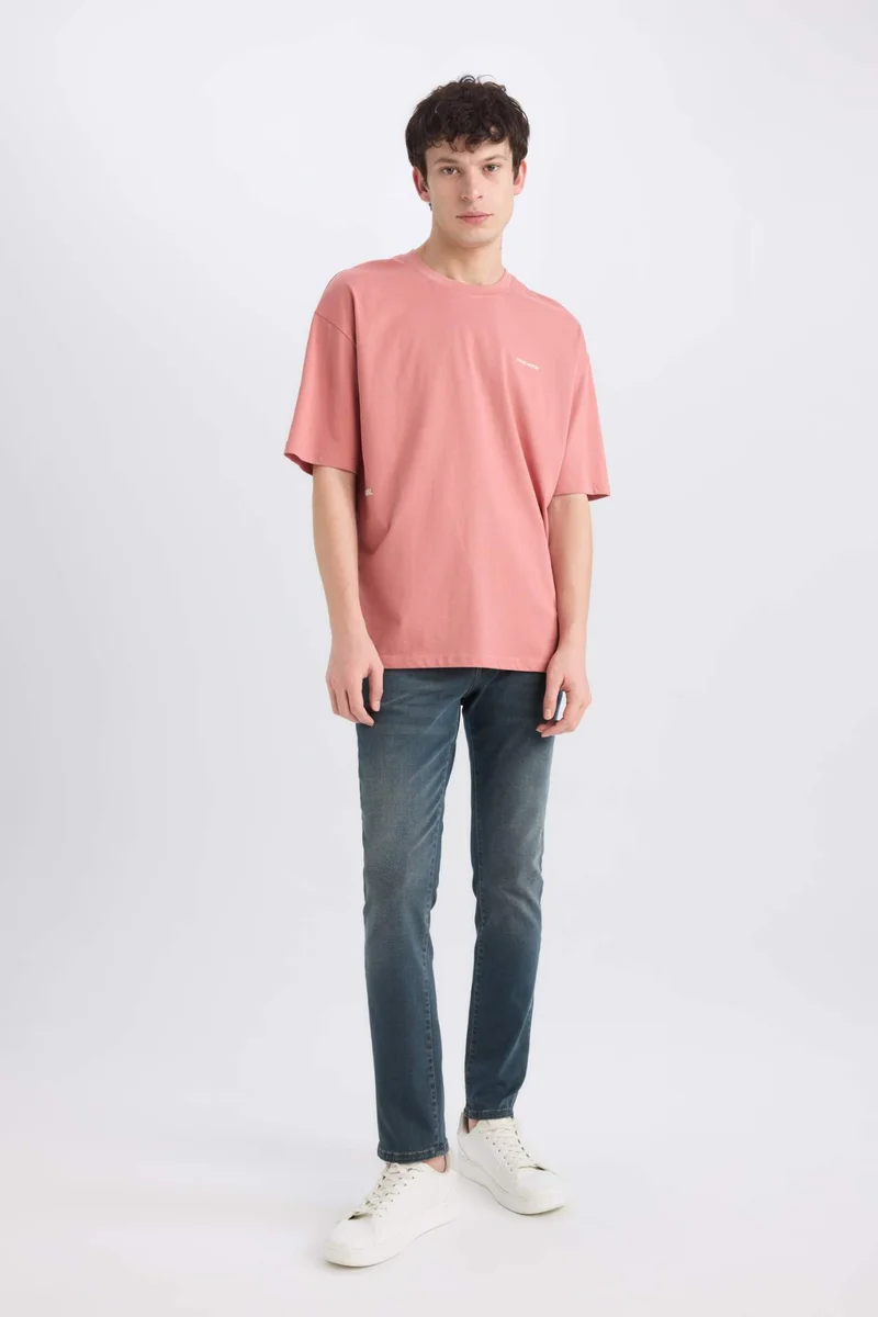 ديفاكتو Oversize Crew Neck Back Printed T-Shirt