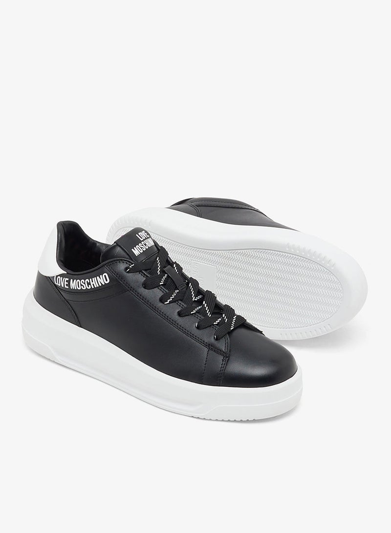 لوف موسكينو حذاء رياضي منخفض بشعار - Image 4