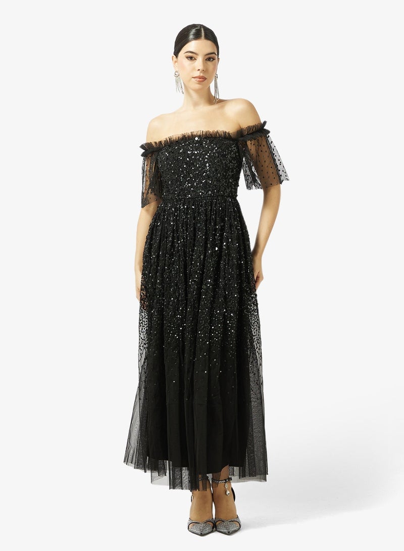 مايا فستان ماكسي مكشكش بياقة باردو مزخرف - Image 4