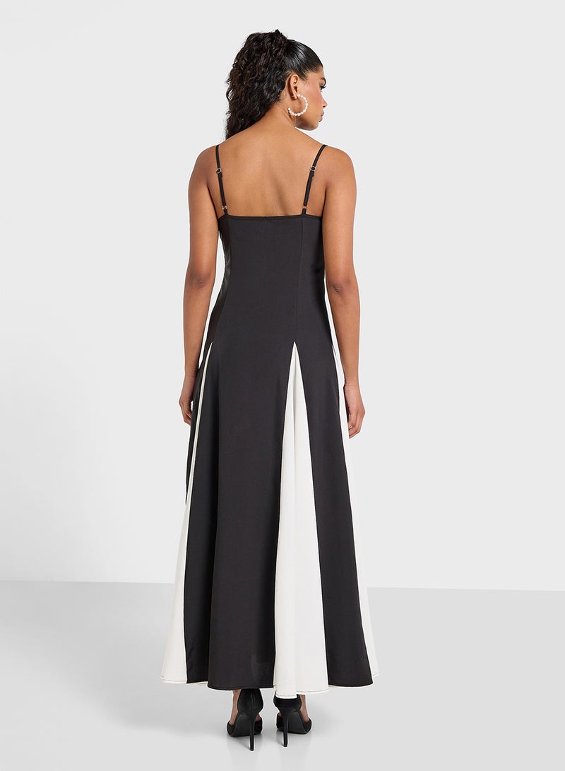 ايلا فستان بحمالات بألوان متباينة - Image 2