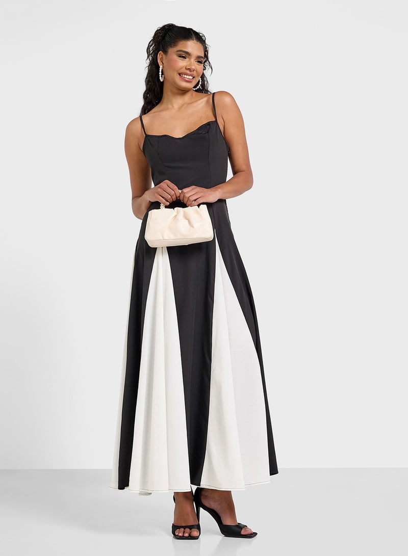 ايلا فستان بحمالات بألوان متباينة - Image 4