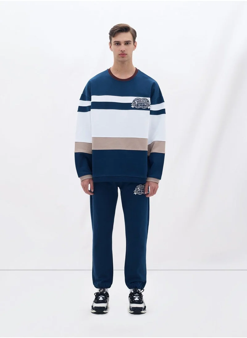 ليس بنجامنز SWEATSHIRT 001