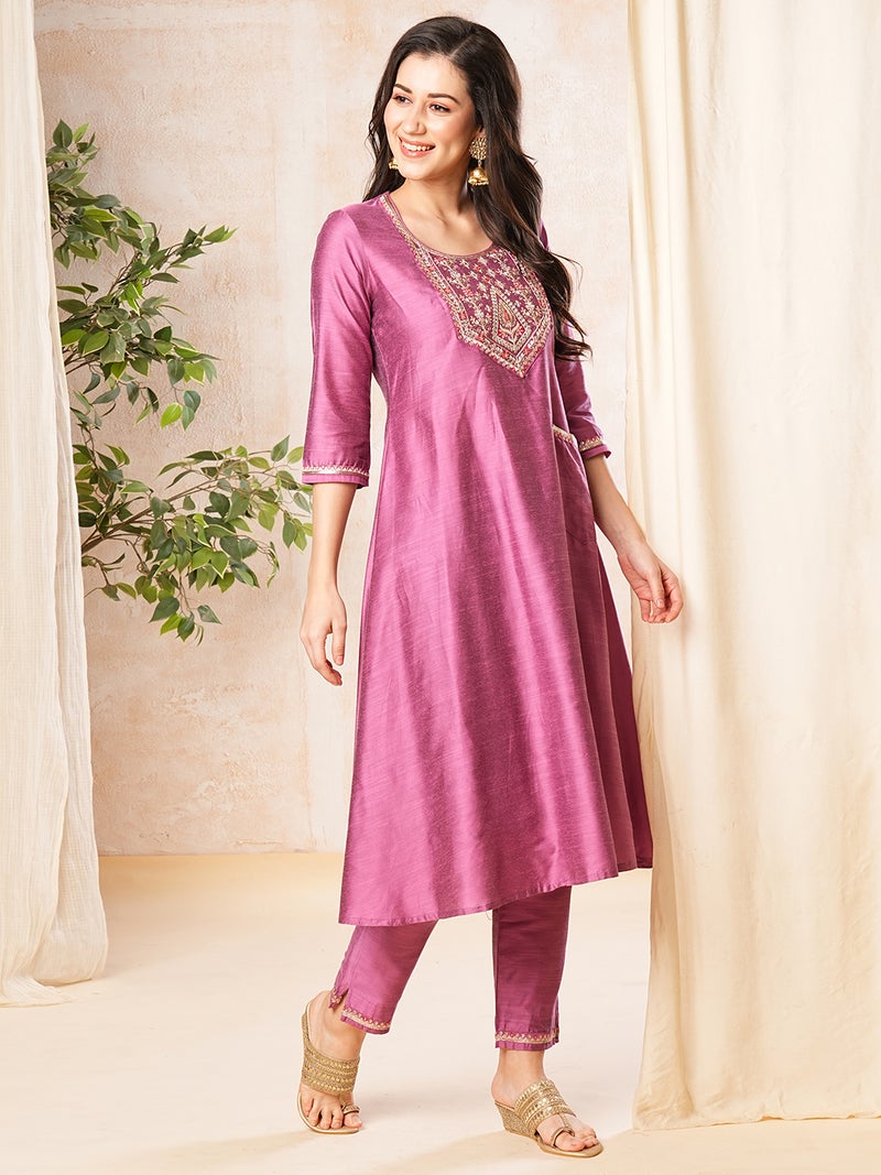 globus Globus Women Purple Printed Embroidered Yoke A-Line Kurta With Pant  - Image 2