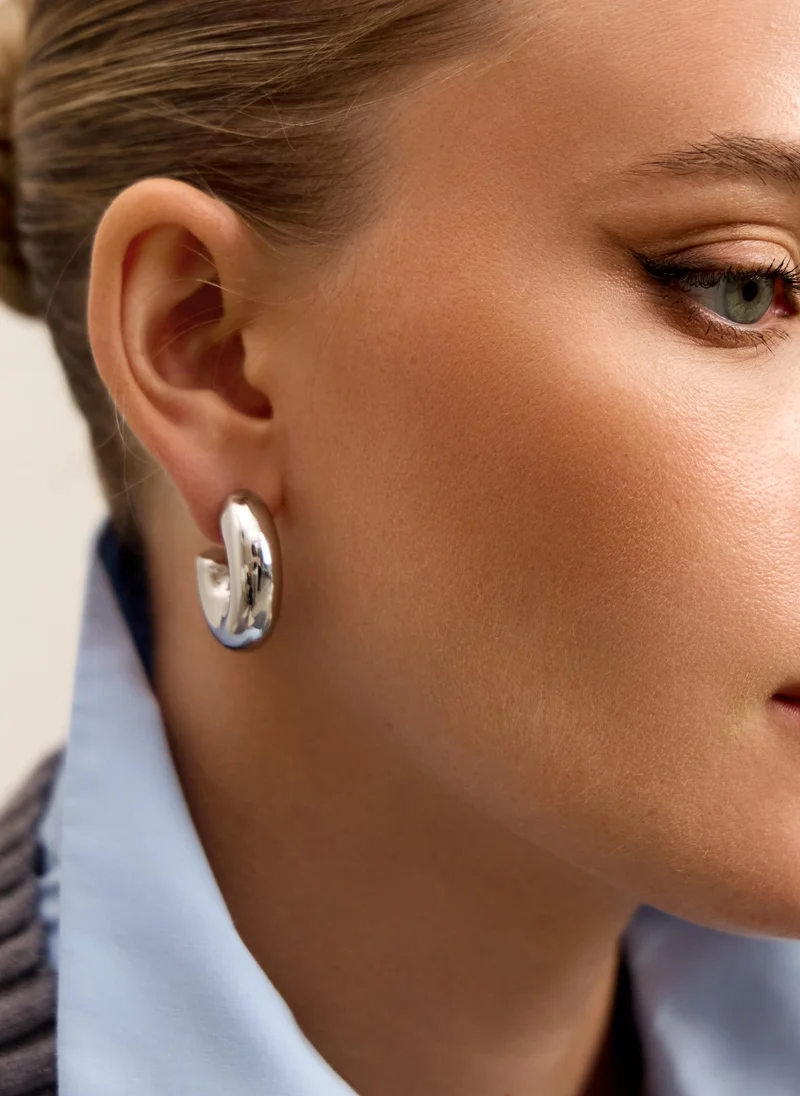 Blown half-hoop earrings