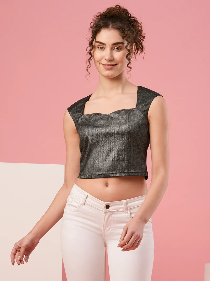 جلو باص بلوزة كروب نسائية بياقة قلب من جلوبس