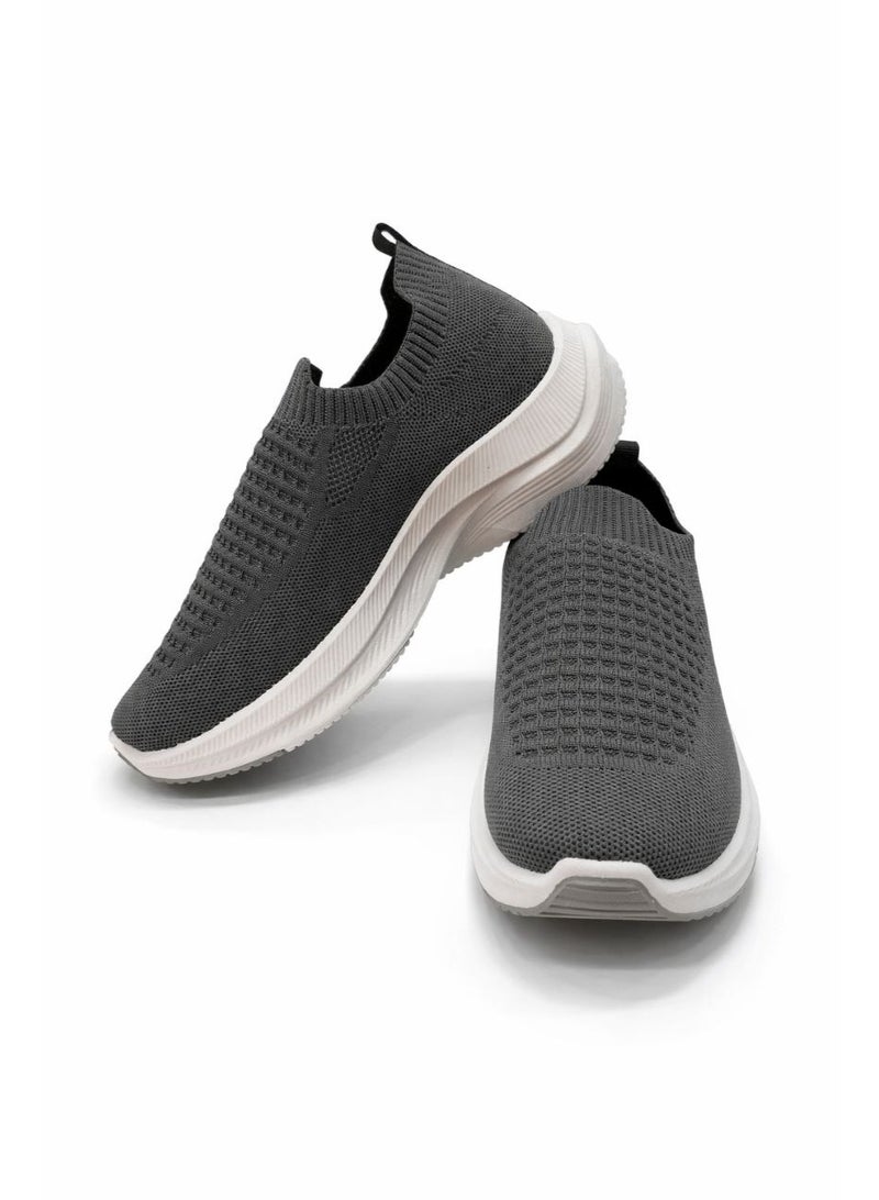 Men's Slip-On Sneakers with Breathable Flyknit Upper and Flexible Sole - Image 1