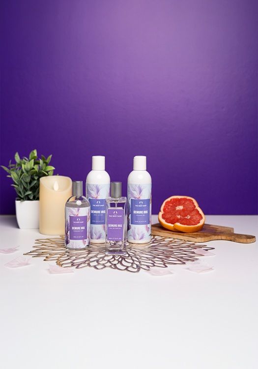 THE BODY SHOP Demure Iris Shower Gel – Refreshing Floral Body Wash with Jasmine, Amber & Cruelty-Free Musk, Gentle Cleanser for Fresh Scented Skin, 250ml - Image 2