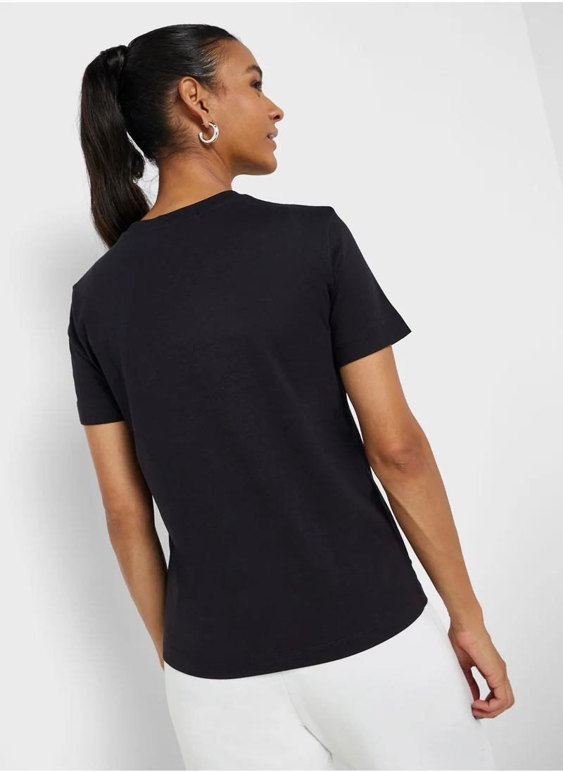 Calvin Klein Jeans Crew Neck Logo T-Shirt