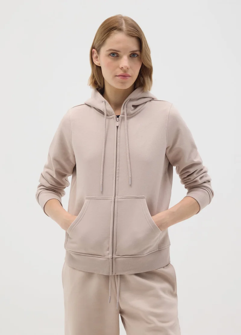 او في اس كنزة قطنية مريحة بيج