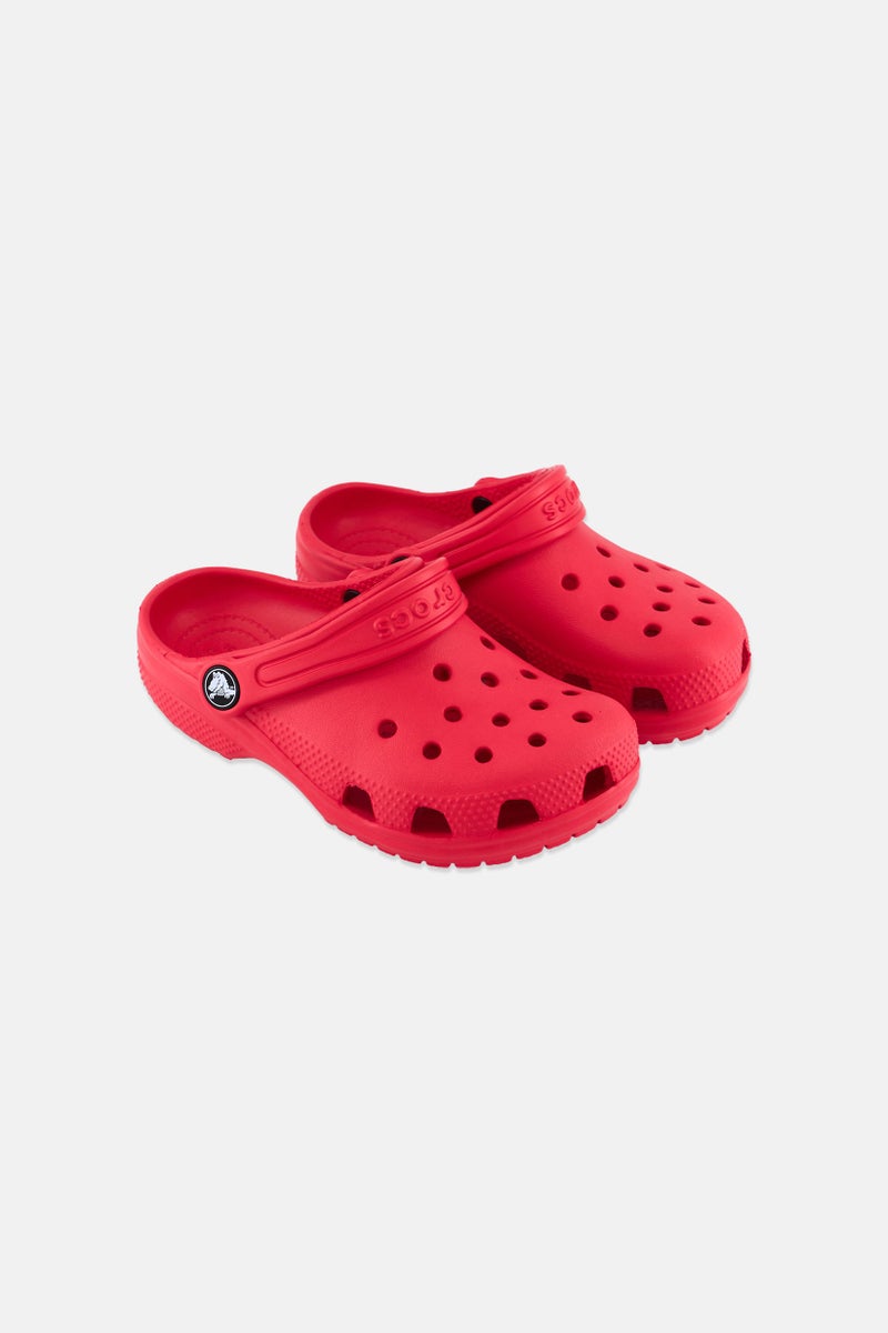 crocs صنادل الأطفال الأولاد بشعار العلامة التجارية، أحمر - Image 1