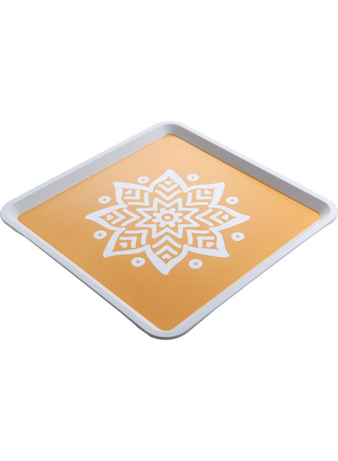 السيف  صينية تقديم من البورسلين مقاس 32 سم مربعة منقوشة باللون الأبيض والأصفر - Image 2