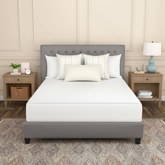 COMPLETE PROTECTION WATERPROOF STAIN PROTECTION ANTIMICROBIAL SOFT COMFORT TOP PERFECTGRIP STRETCH SIDEWALLS MACHINE WASHABLE FITTED MATTRESS PROTECTOR FULL SIZE WHITE