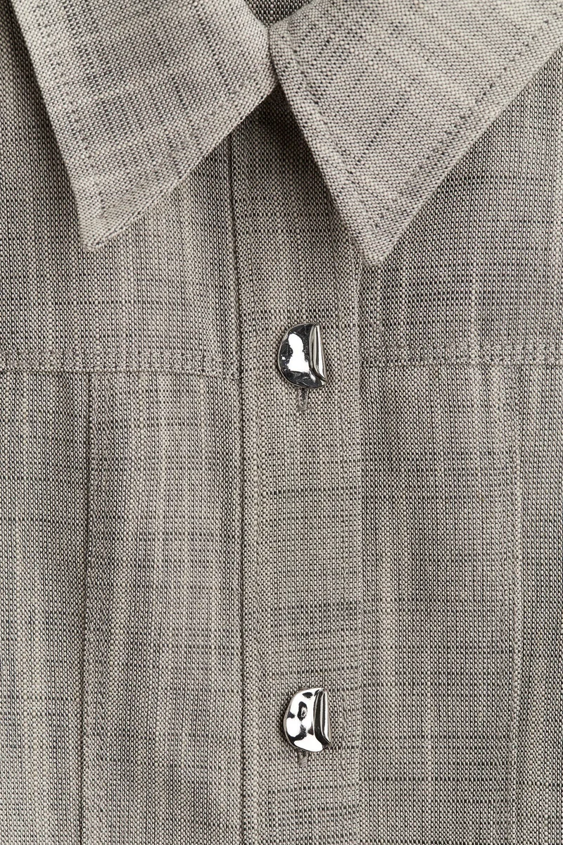 اتش اند ام قميص بدون أكمام