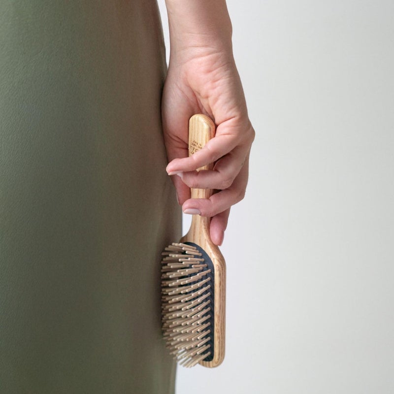 TEK Large Rectangular Wooden Hair Brush with Short Teeth â€“ Handmade in Italy from FSCÂ® Certified Ash Wood â€“ For Medium to Short and Straight Hair â€“ Anti-Static, Vegan, Eco-Friendly â€“ 22 x 6.5 cm - Image 3