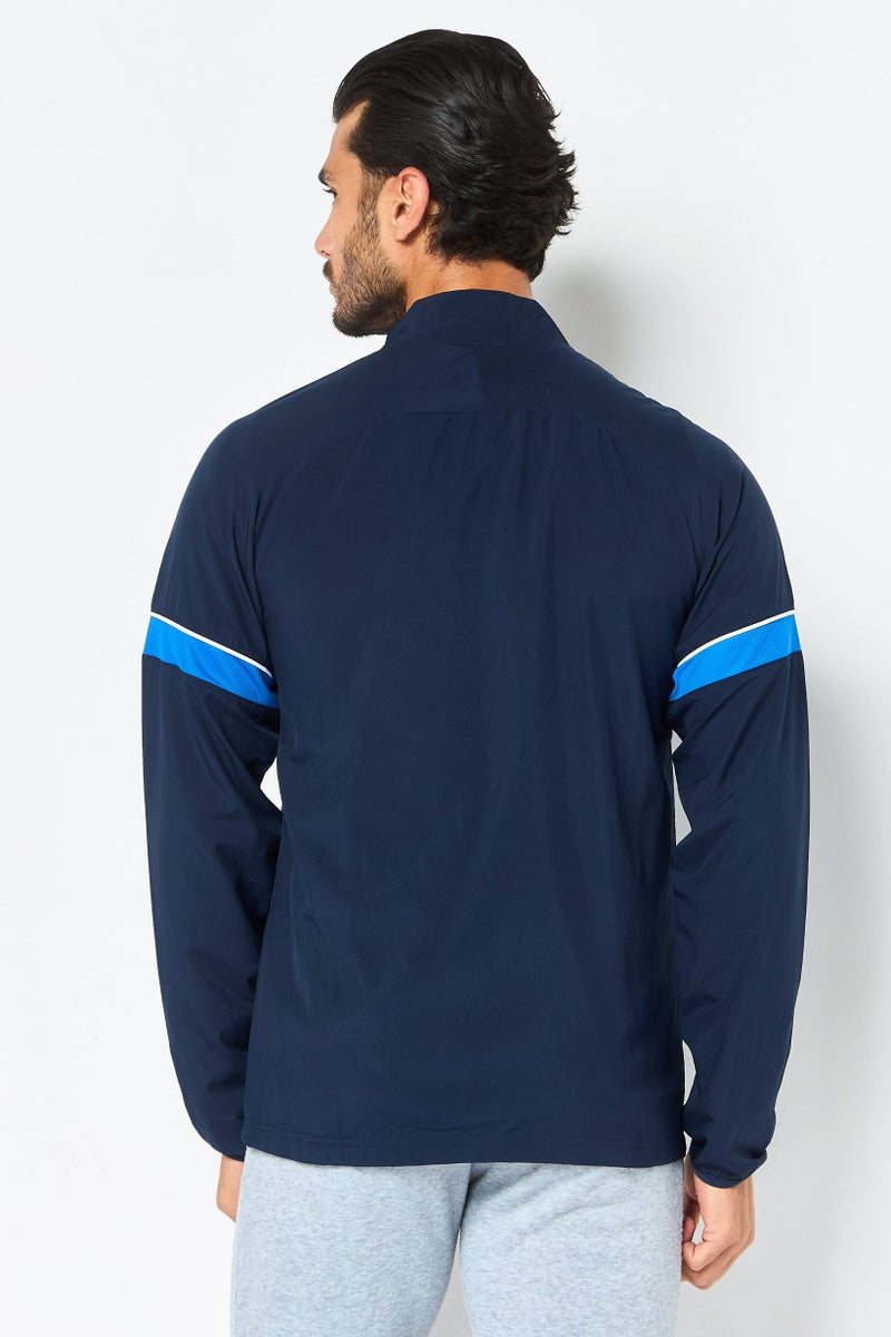 Nike جاكيت خارجي طويل الأكمام للرجال بتقنية دري فيت، متعدد الألوان - Image 2