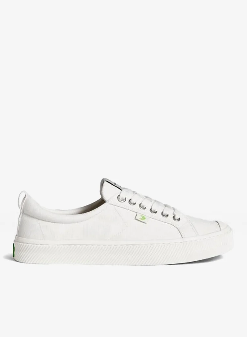 كاريوما أحذية قماشية بيضاء منخفضة من