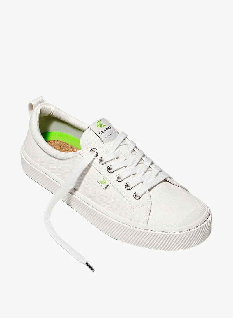 كاريوما أحذية قماشية بيضاء منخفضة من
