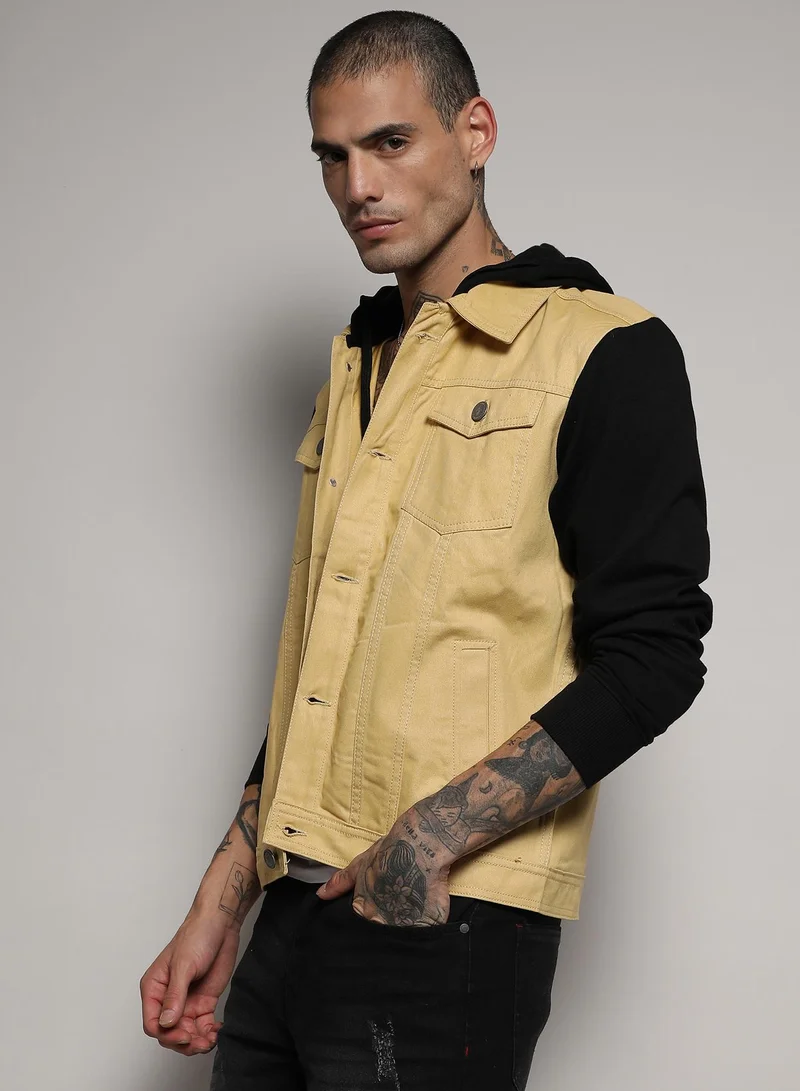 Campus Sutra Men's Black & Yellow Light-Wash Denim Jacket With Sweatshirt Sleeve