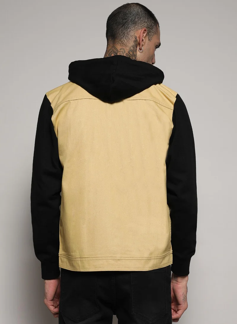 Campus Sutra Men's Black & Yellow Light-Wash Denim Jacket With Sweatshirt Sleeve