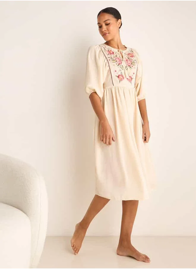 سبلاش فيڤ Embroidered Night Dress with Tie-Up Neck and Short Sleeves