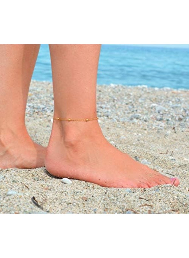 Luxuria A simple and delicate gold anklet studded with small spherical beads distributed along the chain, the "satellite" anklet. - Image 4